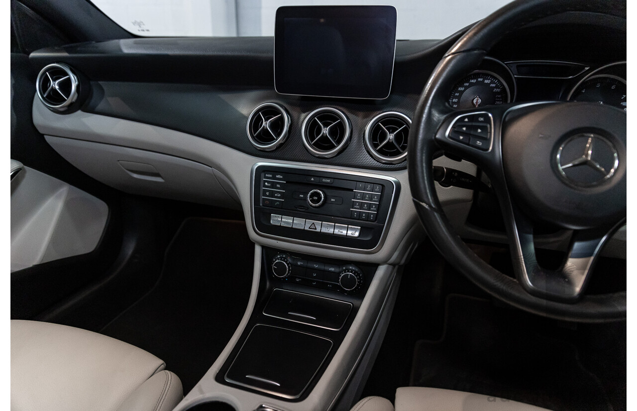 05/2017 Mercedes-Benz GLA 180 (FWD) X156 MY17.5 4d Wagon Cosmos Black Turbo 1.6L