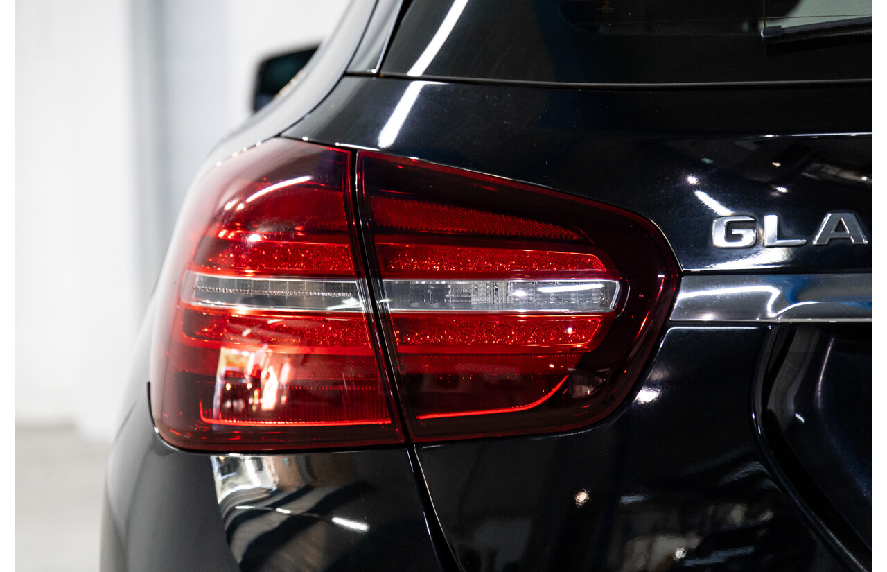 05/2017 Mercedes-Benz GLA 180 (FWD) X156 MY17.5 4d Wagon Cosmos Black Turbo 1.6L