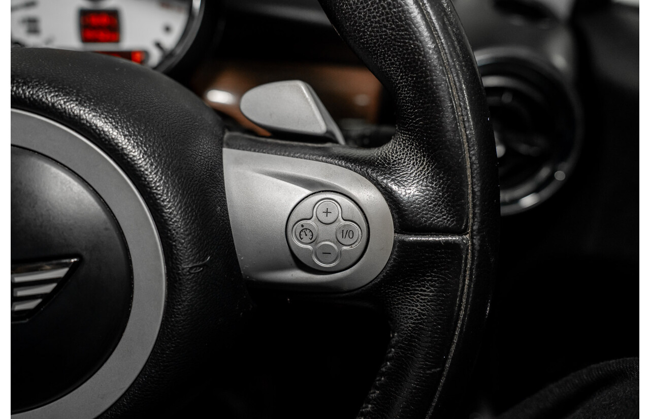 7/2010 Mini Cooper R56 2d Hatchback Pepper White 1.6L
