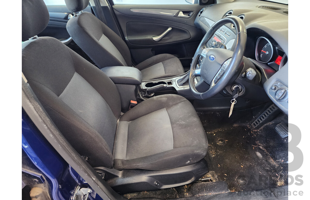 10/2014 Ford Mondeo LX MC 5d Hatchback Blue 2.3L