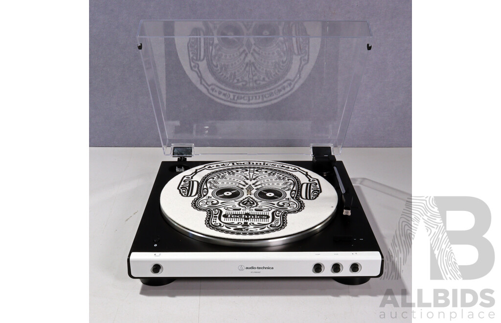 Audio Technica at LP60XBT Turntable with Technics Slip Pad