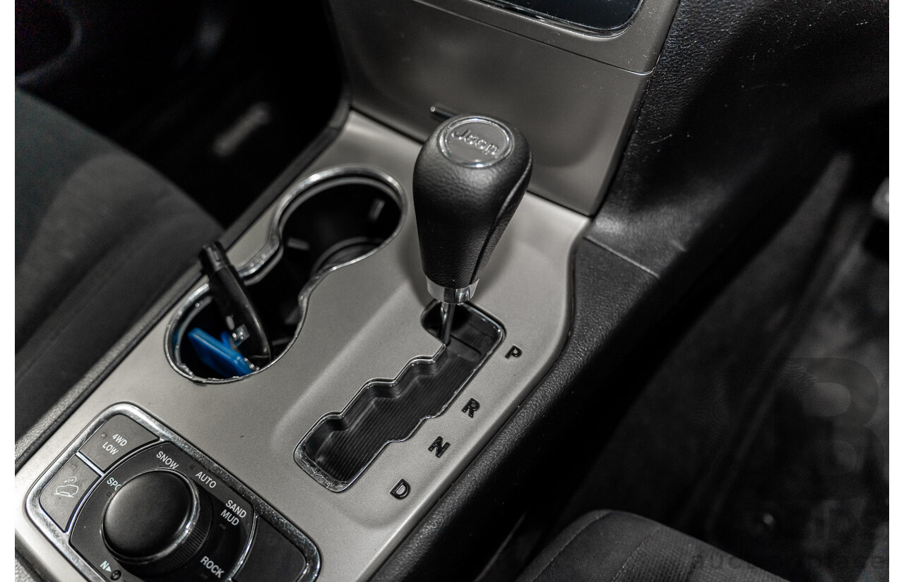 3/2012 Jeep Grand Cherokee Laredo (4x4) WK MY12 4d Wagon White Gold V6 3.6L