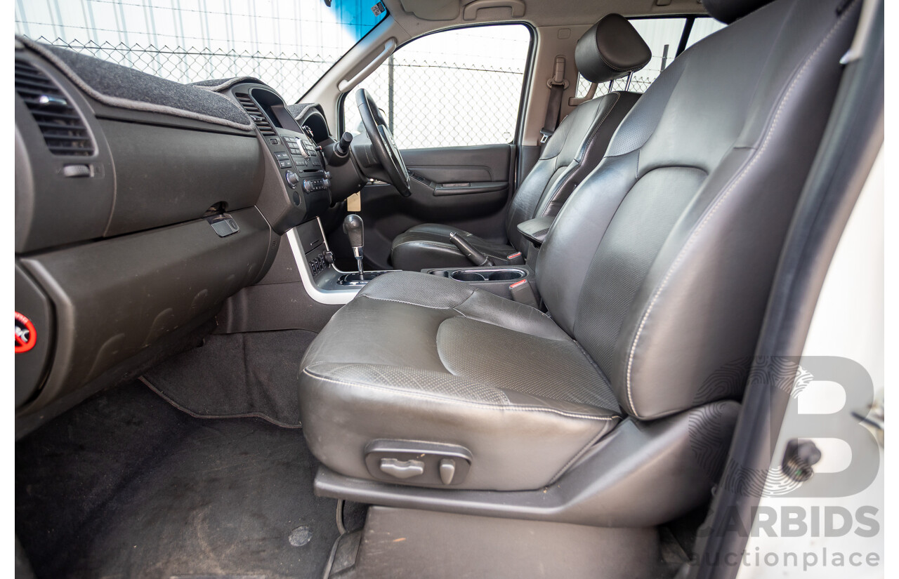 02/2014 Nissan Navara ST-X 550 (4x4) D40 MY13 Dual Cab Utility White Turbo Diesel V6 3.0L