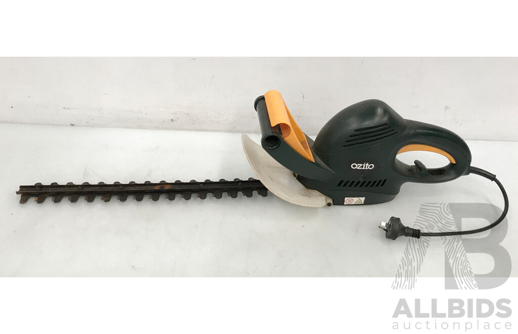 Ozito Corded 460mm Hedge Trimmer