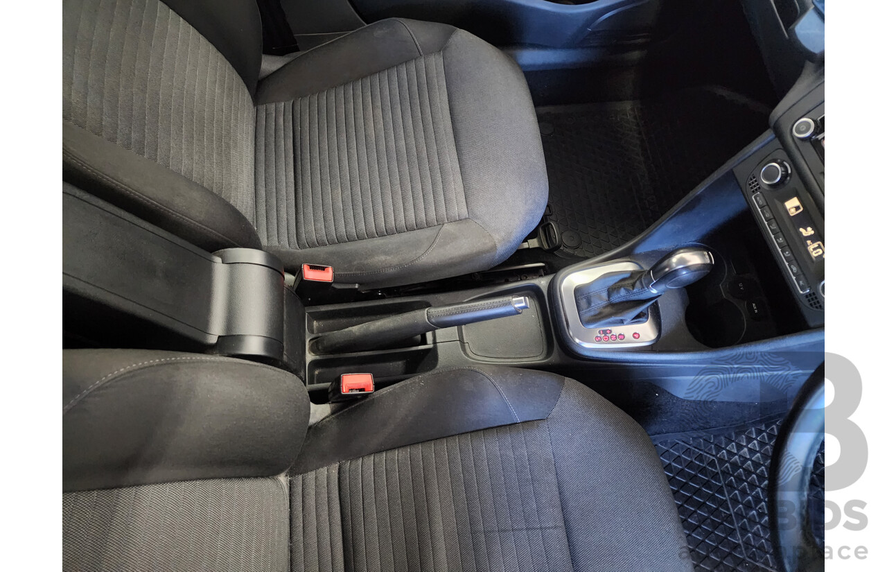 8/2013 Volkswagen Polo 77 TSI Comfortline 6R MY13.5 5d Hatchback Grey 1.2L