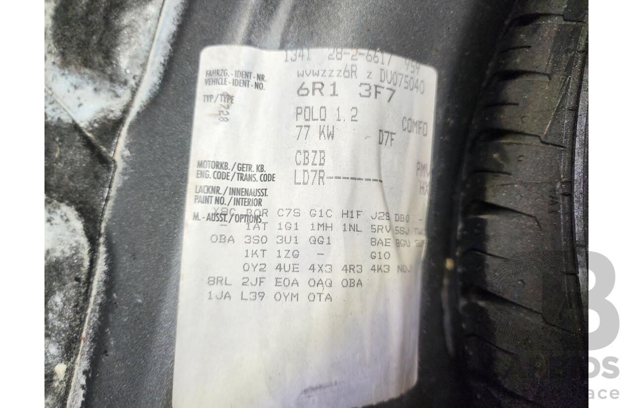 8/2013 Volkswagen Polo 77 TSI Comfortline 6R MY13.5 5d Hatchback Grey 1.2L