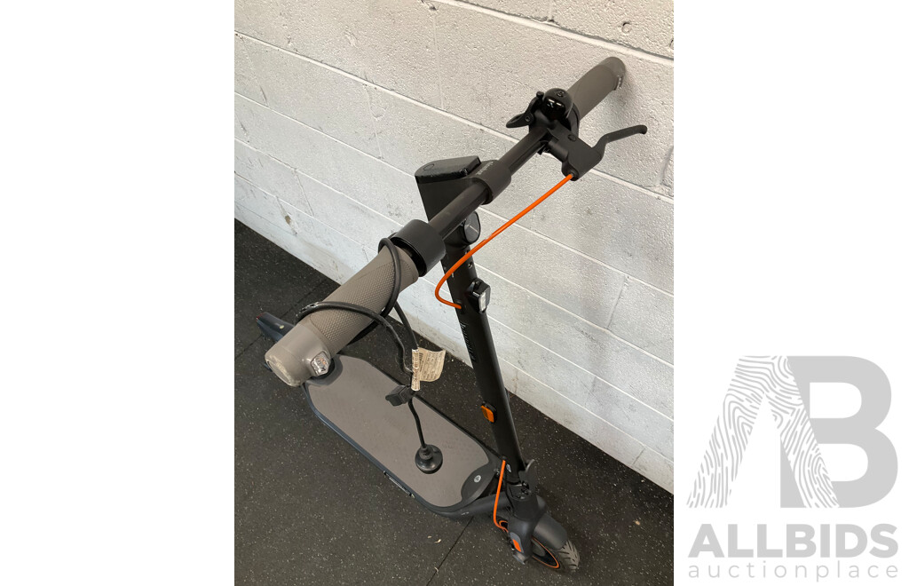 Segway Ninebot Kickscooter F65l Electric Scooter - Black