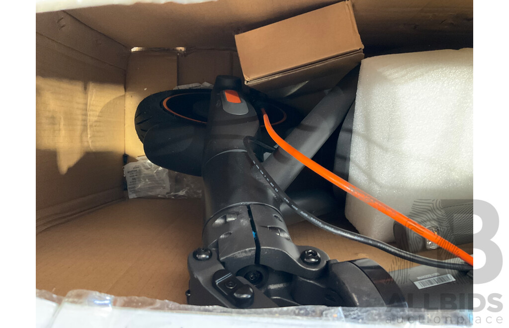 Segway Ninebot Kickscooter F65l Electric Scooter - Black