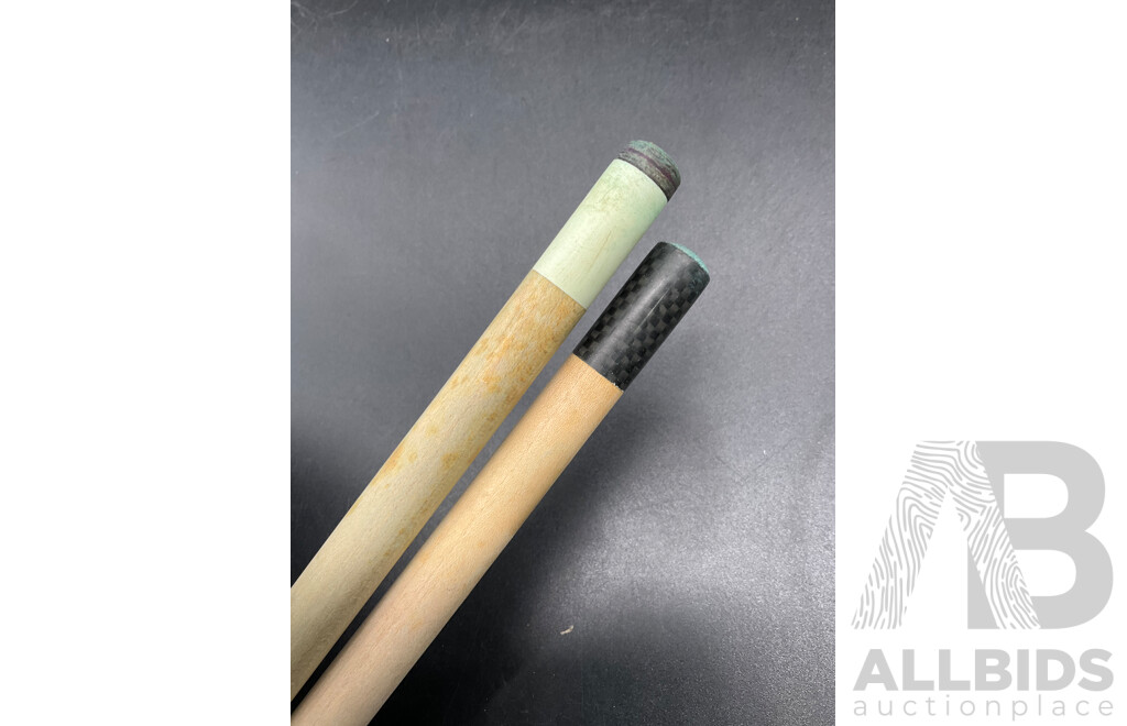 MEZZ CUES Professional Pool Cue Case with Two Pool Cues