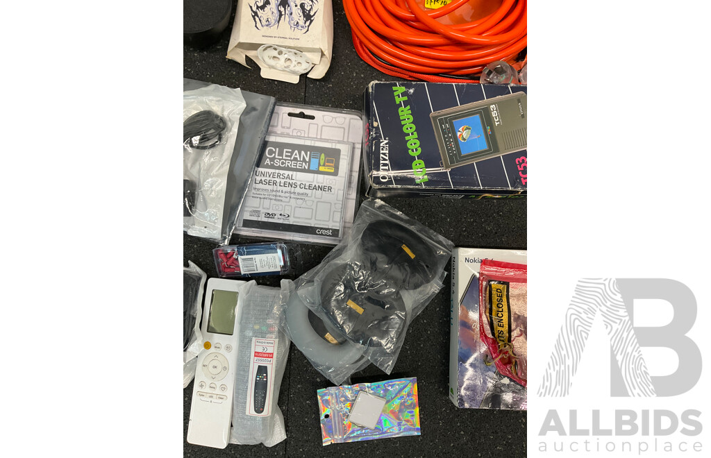 Assorted Accessories and Cables, Including 15A Lead, Light Bulbs, Earpods, NAVIG(8)R Watch and More