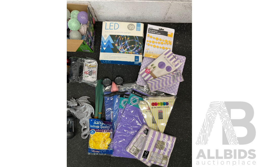 Assorted Halloween Decor