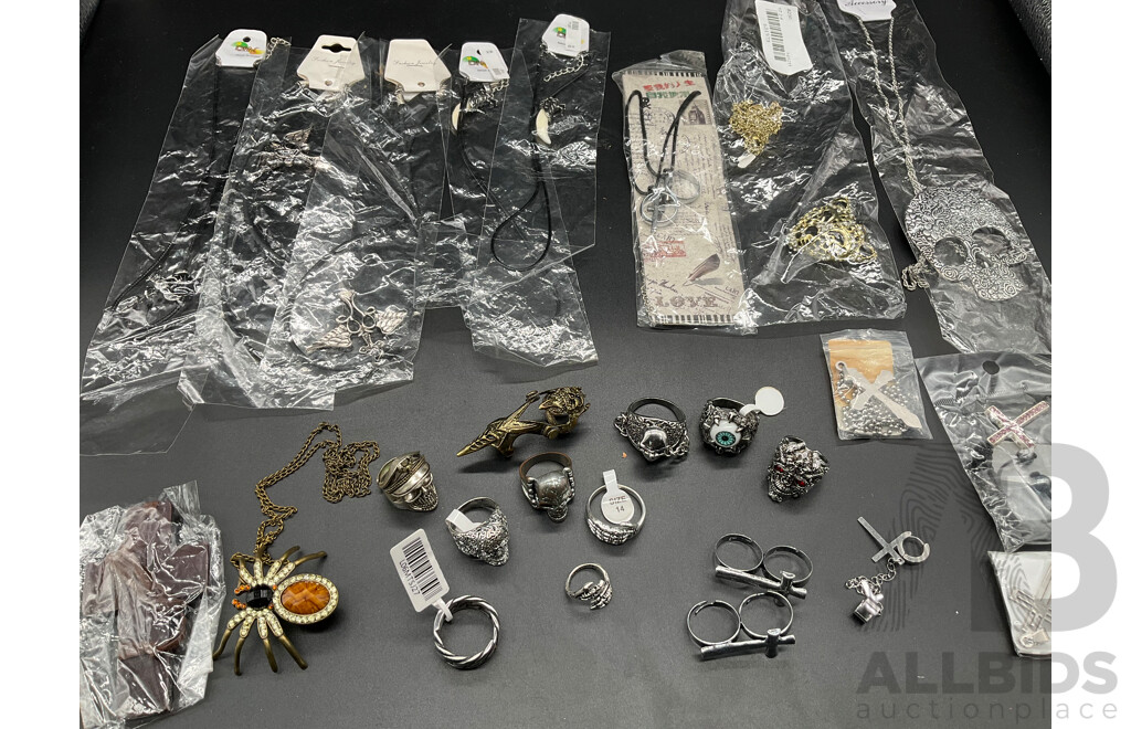 Assorted Costume Jewellery - Lot of 26