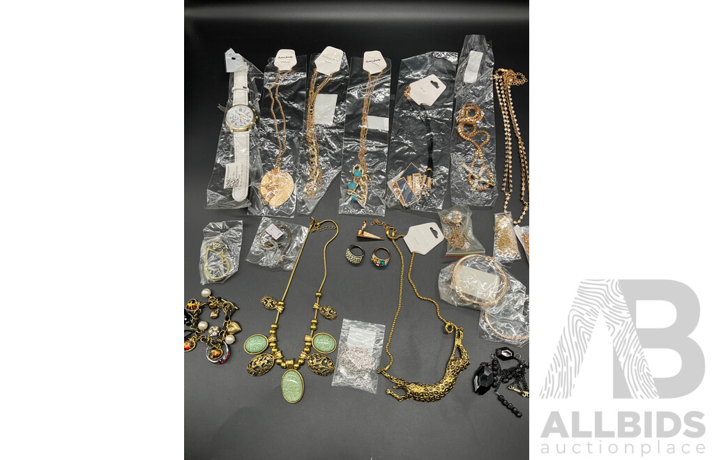 Assorted Costume Jewellery - Lot of 23