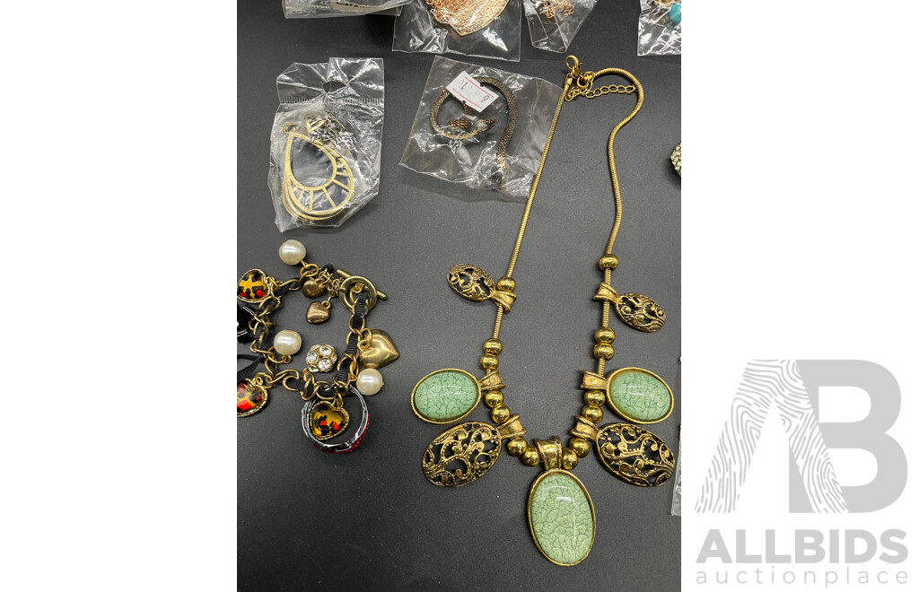 Assorted Costume Jewellery - Lot of 23