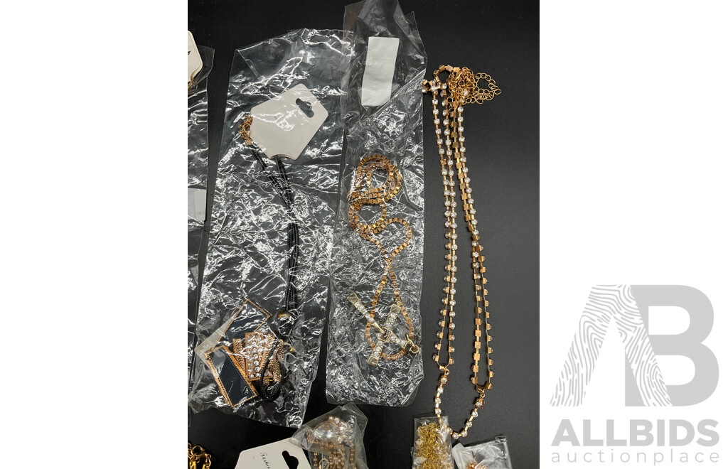 Assorted Costume Jewellery - Lot of 23