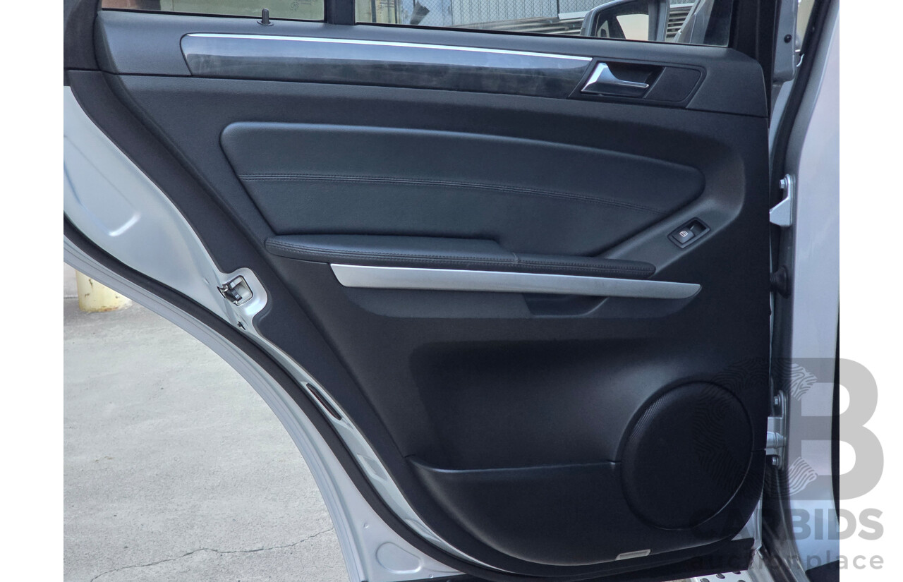 03/2011 Mercedes Benz ML350 CDI AMG Sports (4x4) 164 MY11 4d Wagon Iridium Silver Metallic Turbo Diesel V6 3.0L