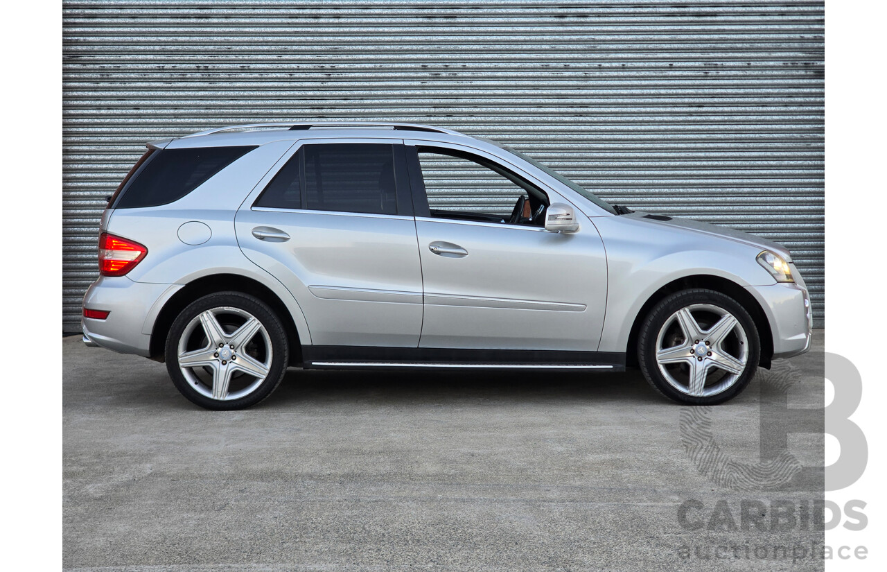 03/2011 Mercedes Benz ML350 CDI AMG Sports (4x4) 164 MY11 4d Wagon Iridium Silver Metallic Turbo Diesel V6 3.0L