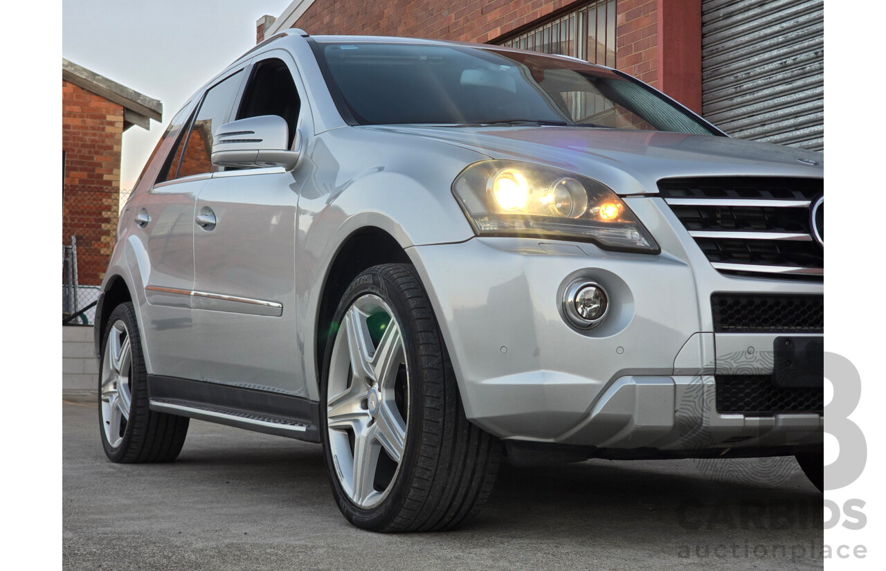 03/2011 Mercedes Benz ML350 CDI AMG Sports (4x4) 164 MY11 4d Wagon Iridium Silver Metallic Turbo Diesel V6 3.0L