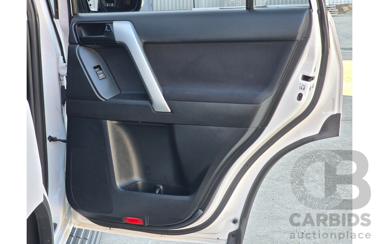 6/2016 Toyota Landcruiser Prado GXL (4x4) GDJ150R MY16 4d Wagon Glacier White Turbo Diesel 2.8L - 7 Seater