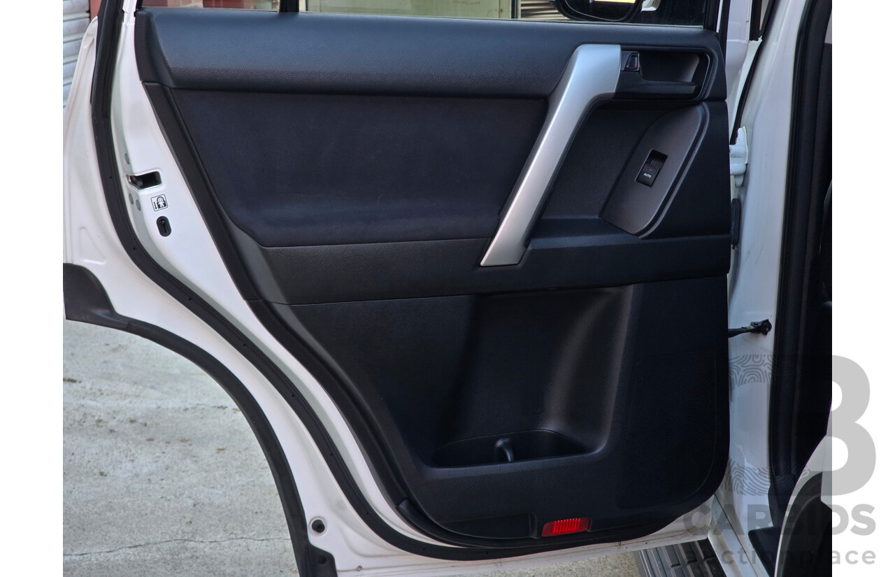 6/2016 Toyota Landcruiser Prado GXL (4x4) GDJ150R MY16 4d Wagon Glacier White Turbo Diesel 2.8L - 7 Seater