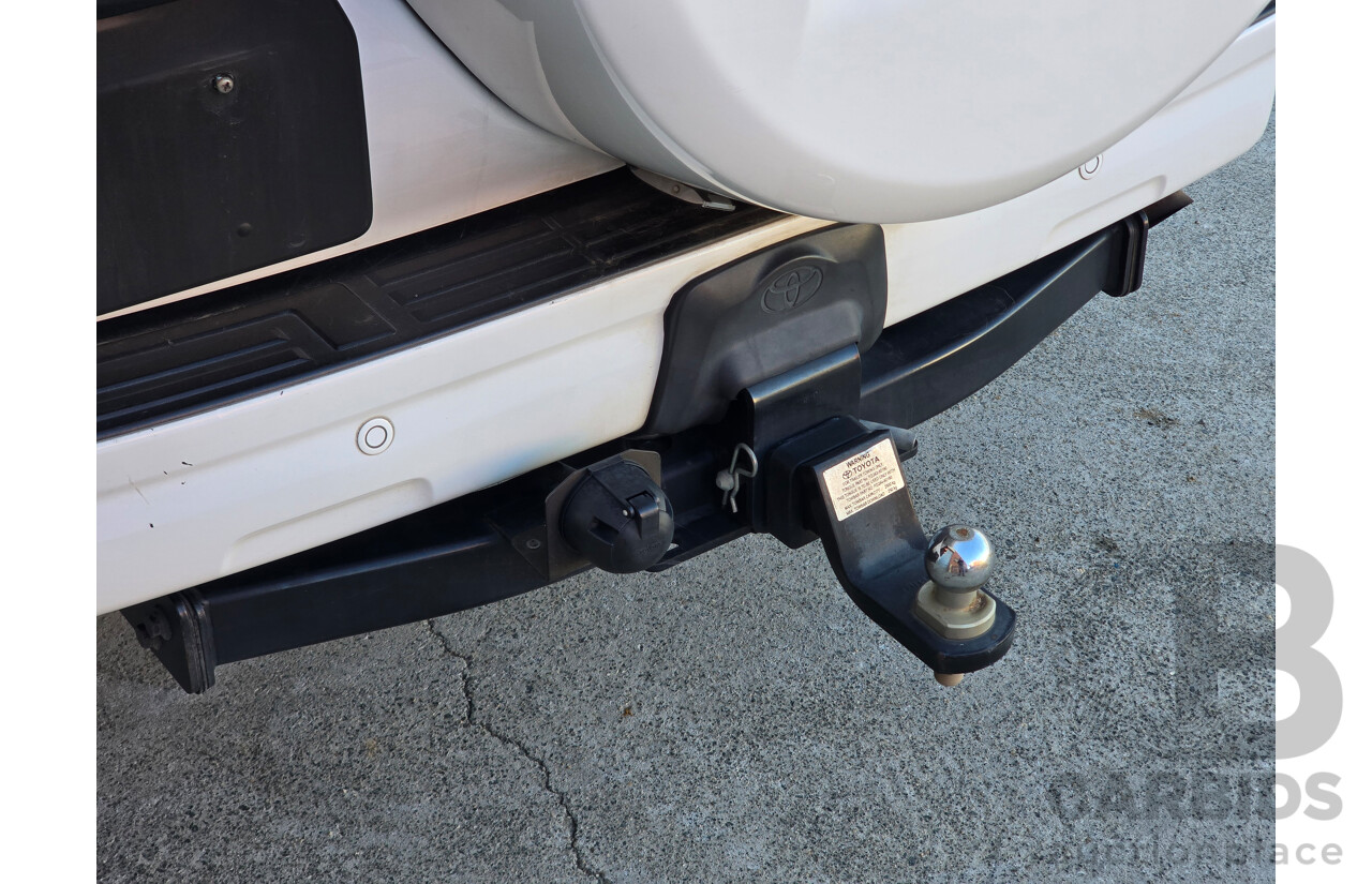 6/2016 Toyota Landcruiser Prado GXL (4x4) GDJ150R MY16 4d Wagon Glacier White Turbo Diesel 2.8L - 7 Seater