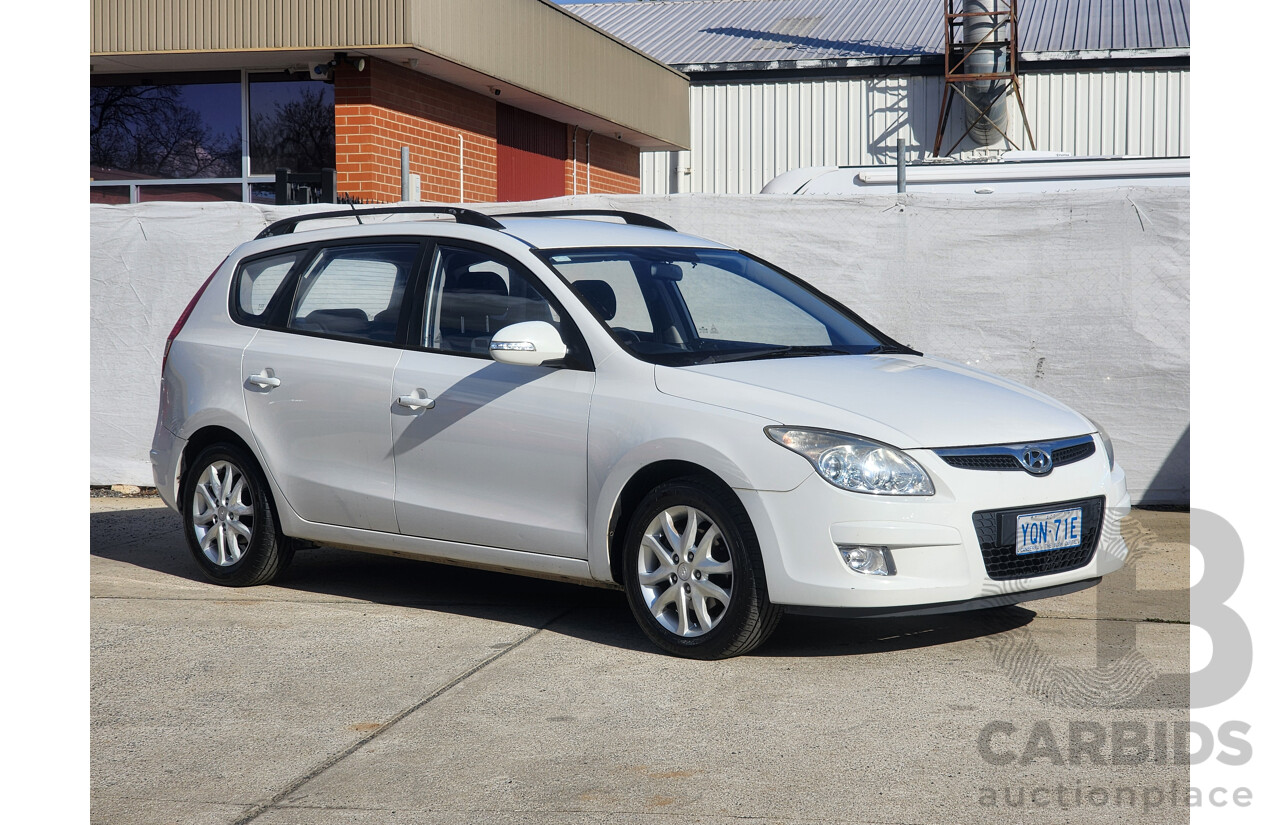 10/2009 Hyundai i30 cw SLX 1.6 CRDi FD MY09 4d Wagon White 1.6L
