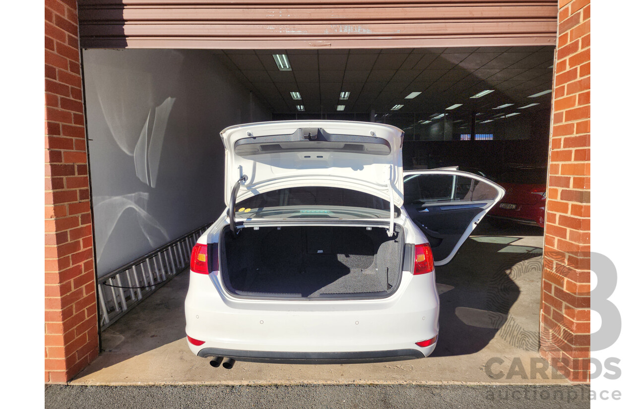 7/2012 Volkswagen Jetta 103 TDI Comfortline 1KM MY12 4d Sedan White 2.0L