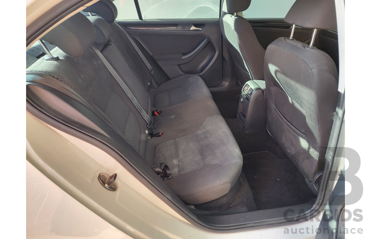 7/2012 Volkswagen Jetta 103 TDI Comfortline 1KM MY12 4d Sedan White 2.0L