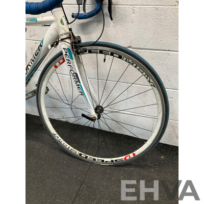 PERFORMER STORM Road Bike