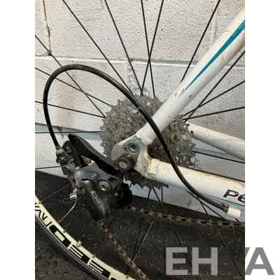 PERFORMER STORM Road Bike