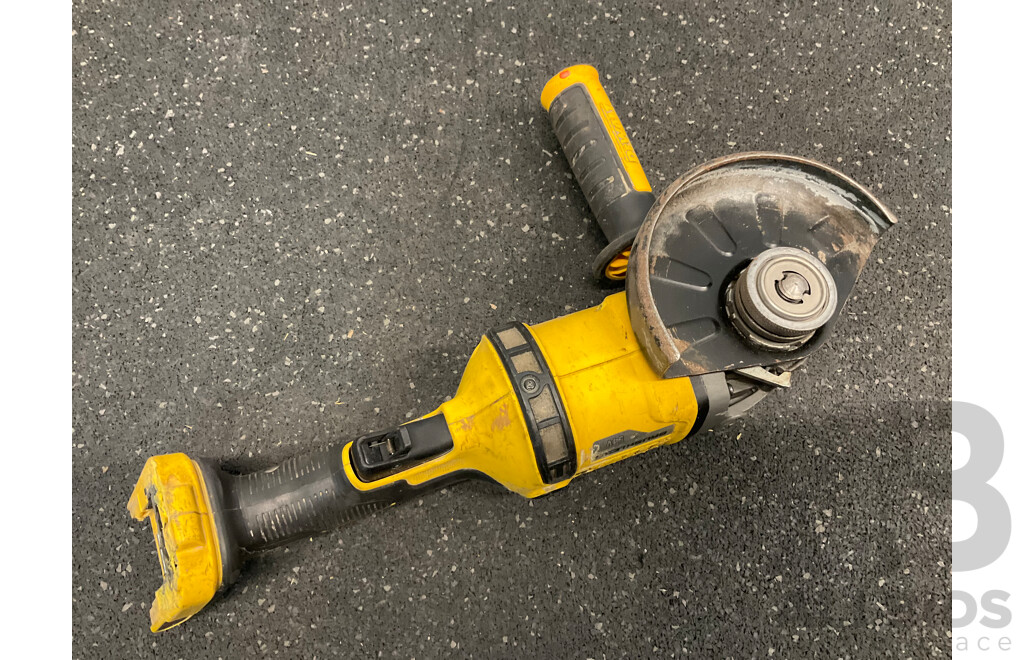 DeWALT (DCG414) Angle Grinder