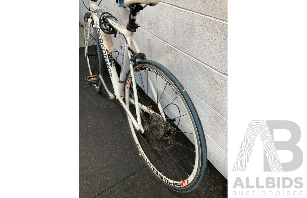 PERFORMER STORM Road Bike