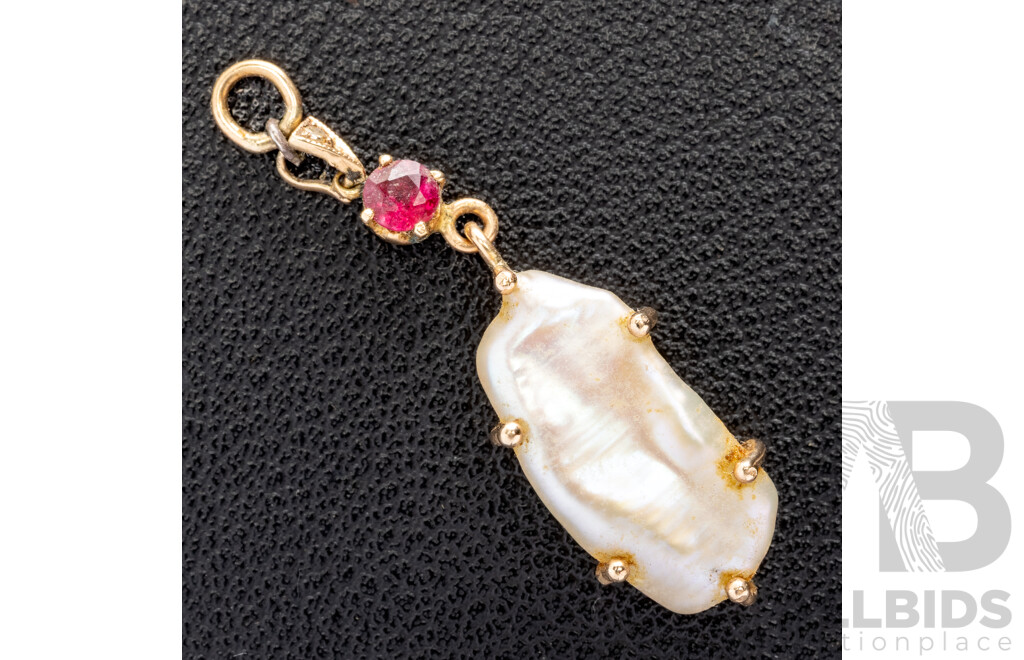 9ct Vintage Baroque Pearl Drop Pendant with Ruby & Diamond, 40mm, 2.34 Grams