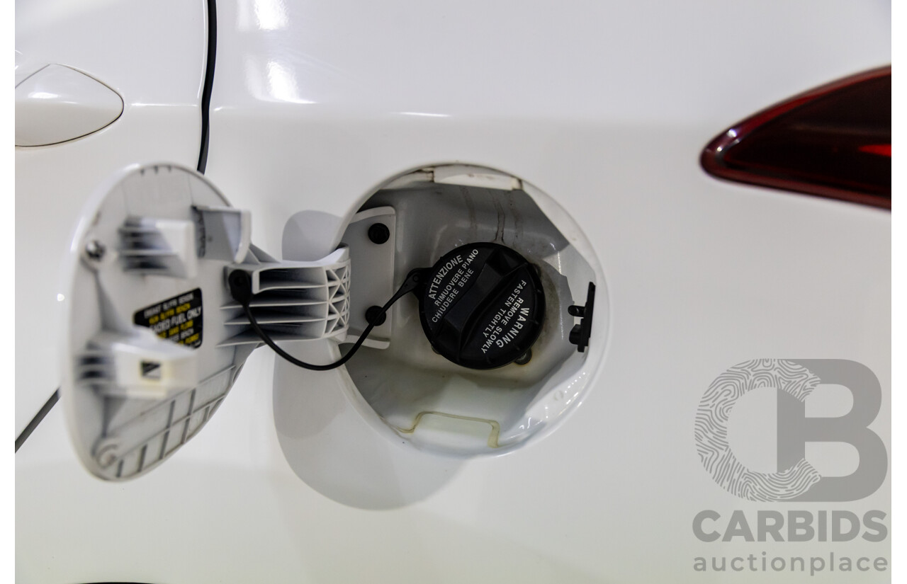 10/2015 Hyundai Elantra Active MD Series 2 (MD3) 4d Sedan Polar White 1.8L