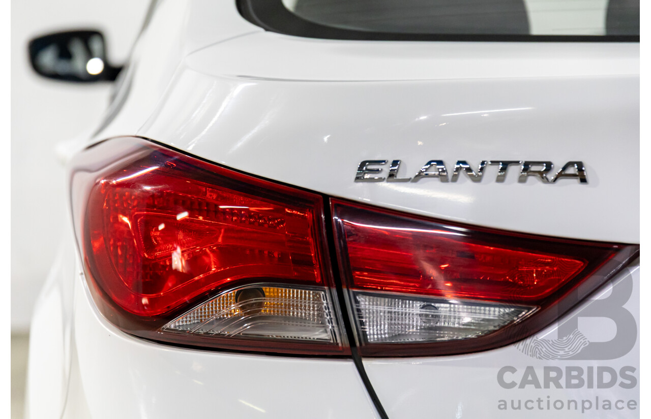10/2015 Hyundai Elantra Active MD Series 2 (MD3) 4d Sedan Polar White 1.8L