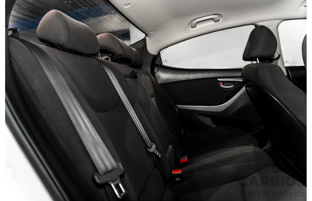 10/2015 Hyundai Elantra Active MD Series 2 (MD3) 4d Sedan Polar White 1.8L