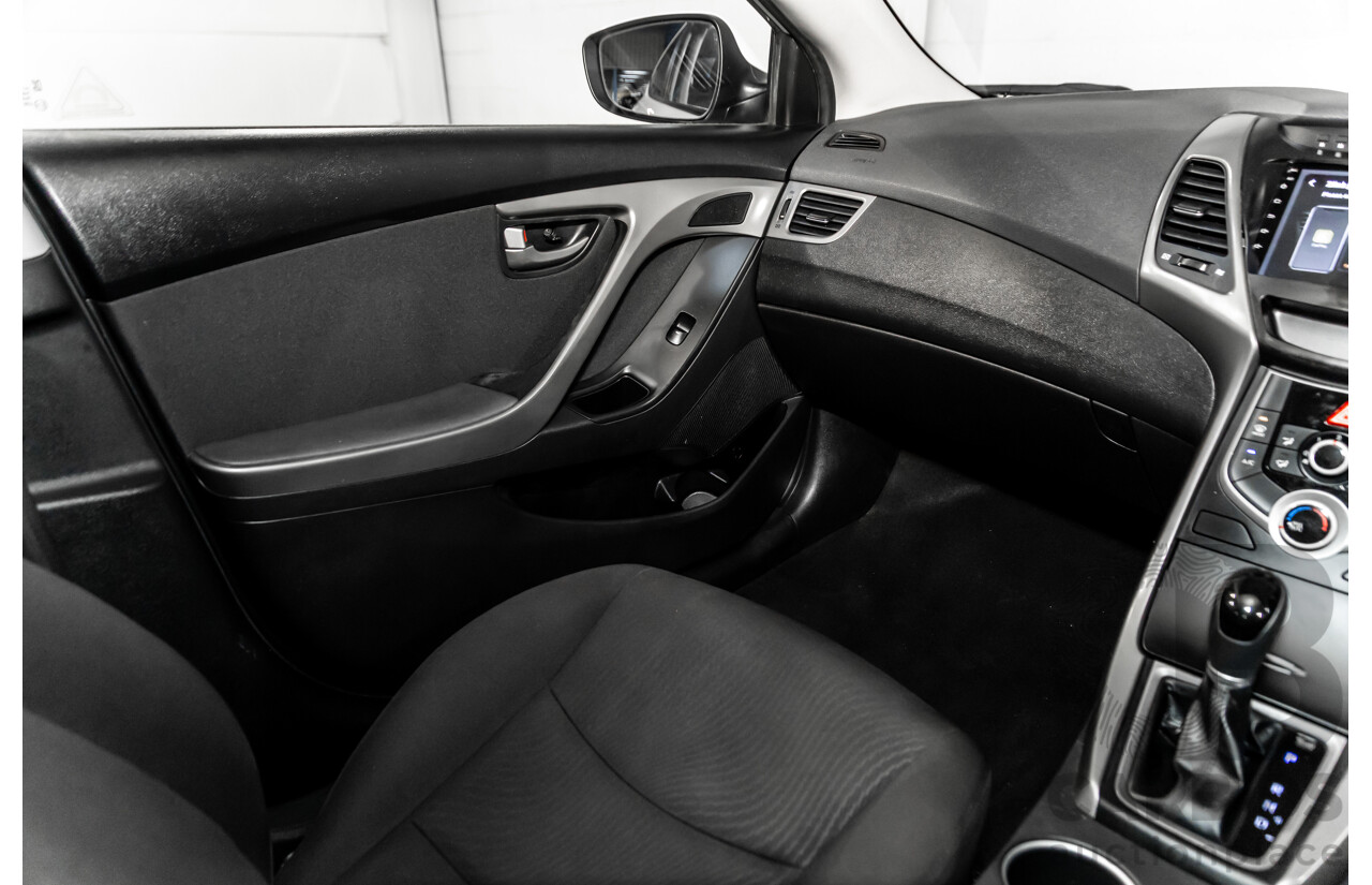 10/2015 Hyundai Elantra Active MD Series 2 (MD3) 4d Sedan Polar White 1.8L