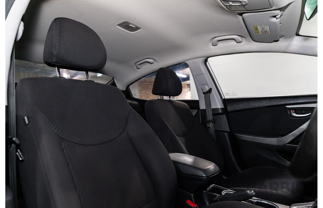 10/2015 Hyundai Elantra Active MD Series 2 (MD3) 4d Sedan Polar White 1.8L