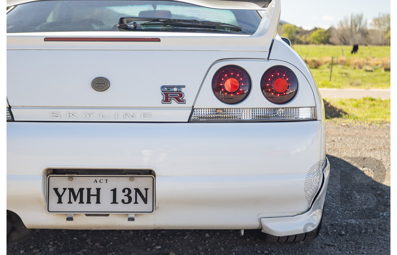04/1997 Nissan Skyline R33 GT-R Series 3 BNR33 (AWD) 2d Coupe QM1 Polar White Turbo 2.6L - Modified 850hp+ - 05/2009 Import