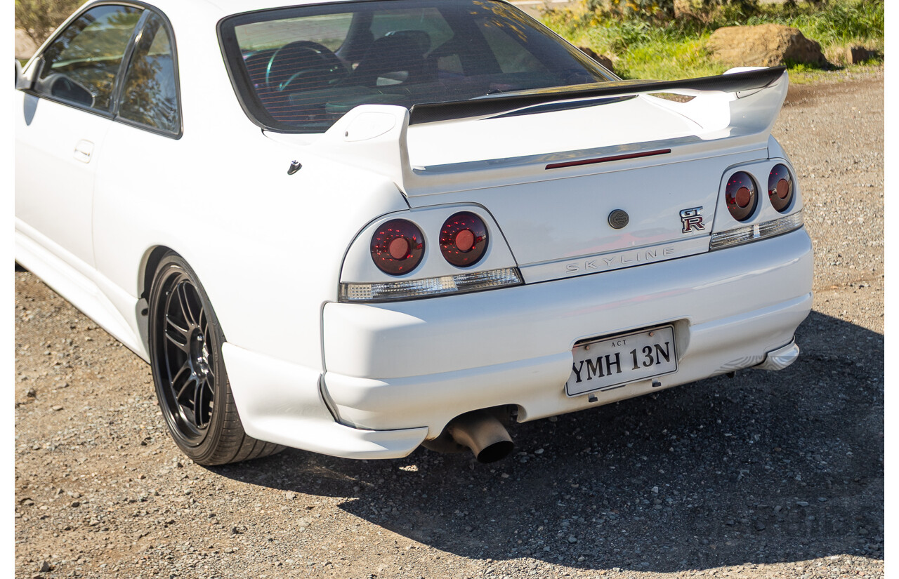 04/1997 Nissan Skyline R33 GT-R Series 3 BNR33 (AWD) 2d Coupe QM1 Polar White Turbo 2.6L - Modified 850hp+ - 05/2009 Import