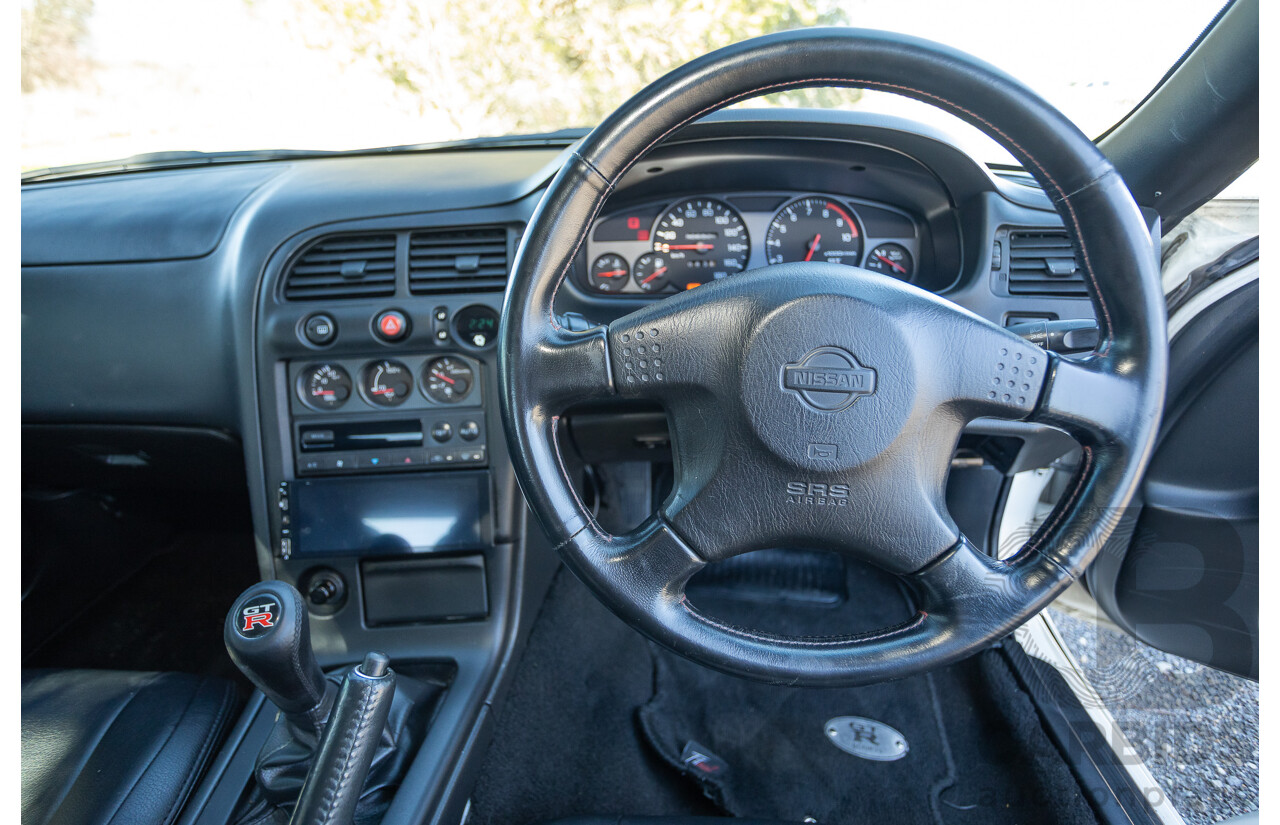 04/1997 Nissan Skyline R33 GT-R Series 3 BNR33 (AWD) 2d Coupe QM1 Polar White Turbo 2.6L - Modified 850hp+ - 05/2009 Import