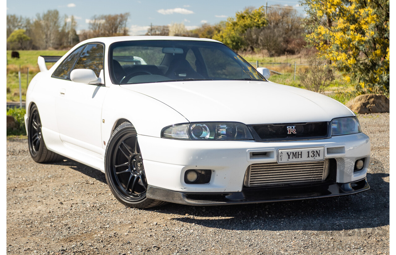 04/1997 Nissan Skyline R33 GT-R Series 3 BNR33 (AWD) 2d Coupe QM1 Polar White Turbo 2.6L - Modified 850hp+ - 05/2009 Import