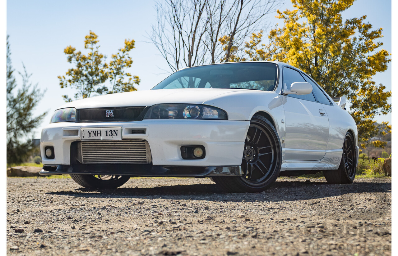 04/1997 Nissan Skyline R33 GT-R Series 3 BNR33 (AWD) 2d Coupe QM1 Polar White Turbo 2.6L - Modified 850hp+ - 05/2009 Import