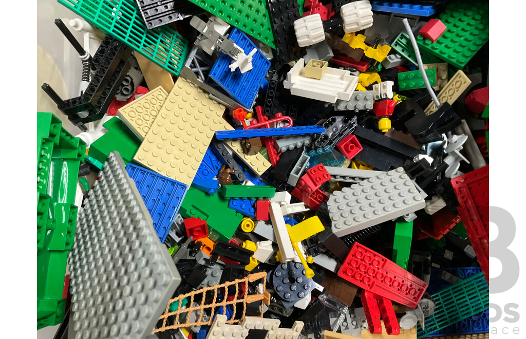 Collection Approx 8.5KG Lego and Lego Compatible Pieces