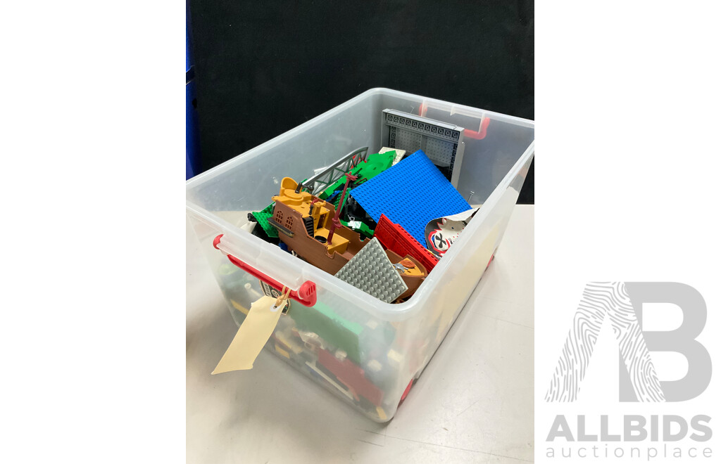 Collection Approx 8.5KG Lego and Lego Compatible Pieces