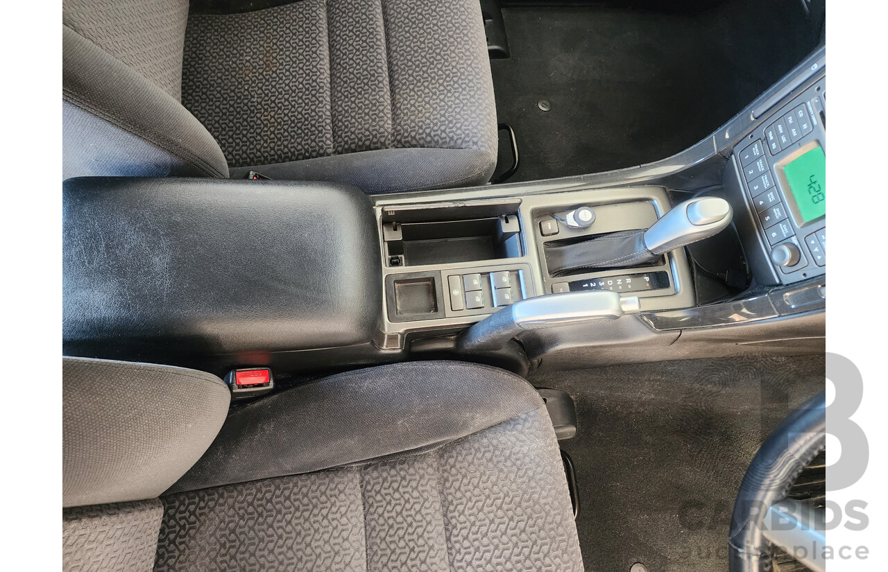 2/2005 Holden Berlina  VZ 4d Sedan Silver 3.6L