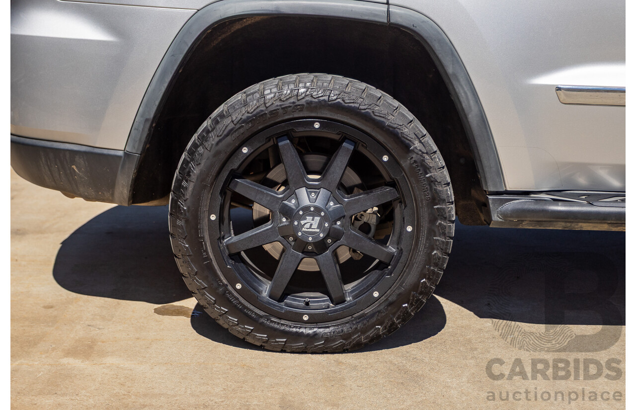 02/2012 Jeep Grand Cherokee Overland (4x4) WK 4D Wagon Bright Silver Metallic 5.7L