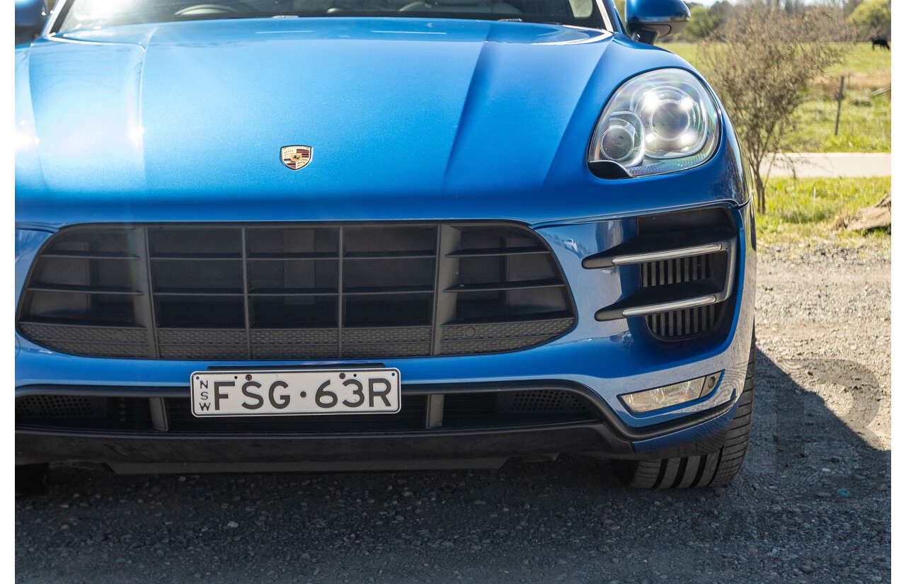 04/2015 Porsche Macan Turbo (AWD) 95B MY15 4d Wagon Sapphire Blue Metallic Twin Turbo V6 3.6L