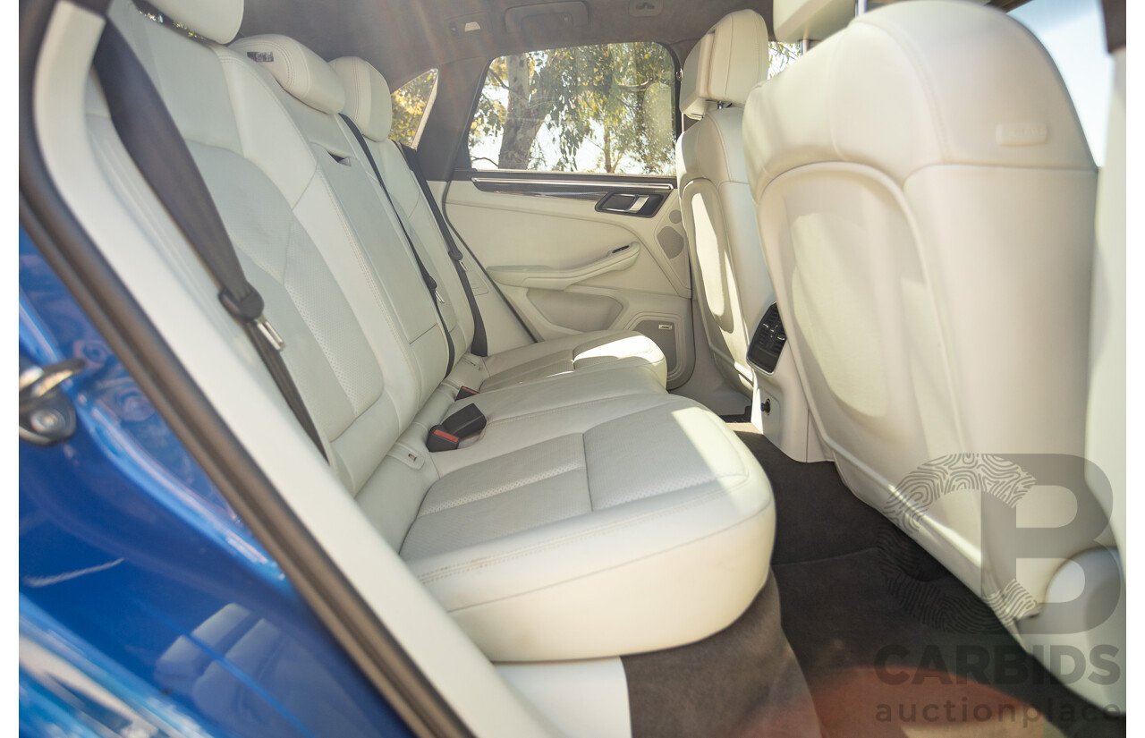 04/2015 Porsche Macan Turbo (AWD) 95B MY15 4d Wagon Sapphire Blue Metallic Twin Turbo V6 3.6L