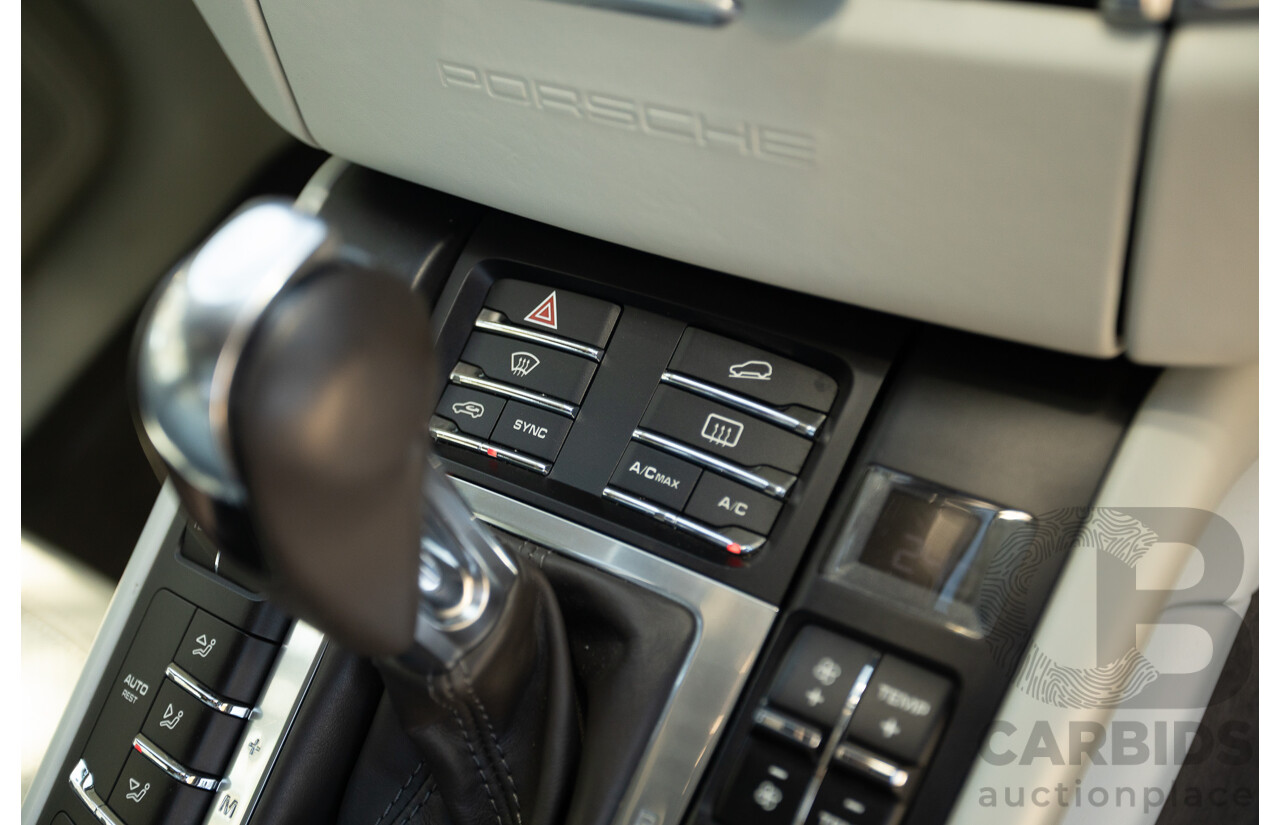 04/2015 Porsche Macan Turbo (AWD) 95B MY15 4d Wagon Sapphire Blue Metallic Twin Turbo V6 3.6L